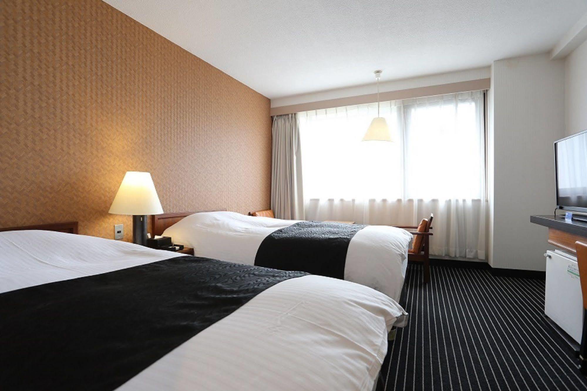 Apa Hotel Okayama Ekimae מראה חיצוני תמונה